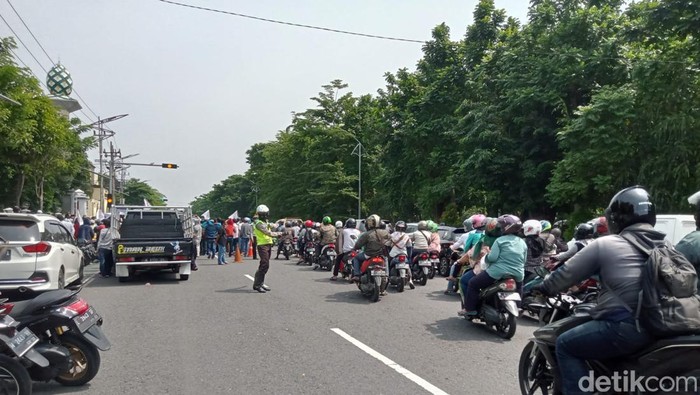 Demo di Kejati Jatim Surabaya