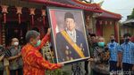 Foto Gus Dur Jadi Kado Imlek Kelenteng Hok An Kiong Magelang
