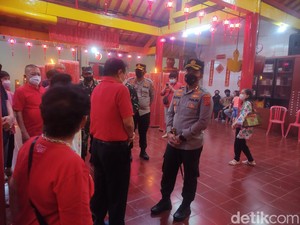 Ratusan Personel TNI-Polri Jaga Vihara di Cianjur Saat Malam Imlek