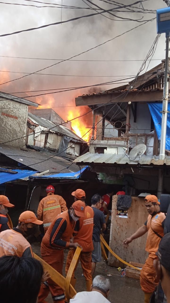 Kebakaran Tambora, Jakarta Barat, 31 Januari 2022. (Dok Sudin Damkar Jakbar)
