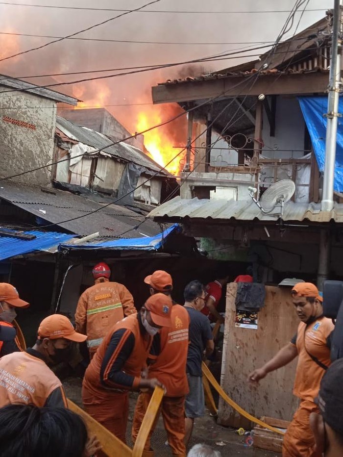 Kebakaran Tambora, Jakarta Barat, 31 Januari 2022. (Dok Sudin Damkar Jakbar)