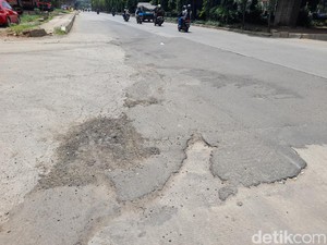 Pengerjaan Tali Air dan Perbaikan Jl DI Panjaitan Belum Dilanjut Lagi