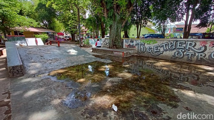 Kondisi Taman Skatepark Cimahi yang tergenang air