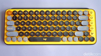Logitech Pop Keys merupakan keyboard mekanik yang berdesain mirip mesin titik. Foto: Adi Fida Rahman/detikINET