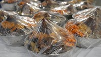 Makanan ini melambangkan reuni karena banyak pertemuan keluarga Hong Kong menyajikan Poon Choi.  