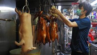 Untuk menebus bisnis yang hilang dari pembatasan makan di tempat, banyak restoran menawarkan poon choi take away. Setiap bahan disiapkan dan dimasak secara terpisah sebelumnya, biasanya pada jam-jam awal sebelum hidangan dikumpulkan untuk dibawa pulang oleh pelanggan.