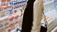 Terkenal memiliki gaya yang modis, Adiba selalu tampil kece dan keren dalam setiap kesempatan meski hanya ke supermarket saja. Foto: Instagram Adiba Khanza
