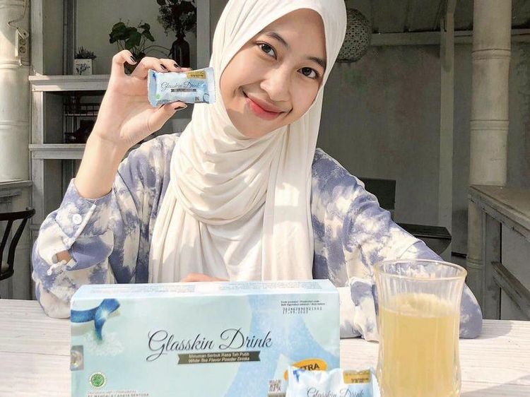 Modisnya Adiba Khanza, Putri Ustaz Jefri Al-Buchori yang Doyan Ngopi