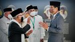 Momen Jokowi Sarungan Hadiri Pengukuhan PBNU