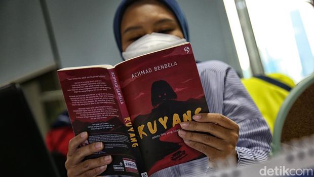 Novel misteri karya Achmad Benbela