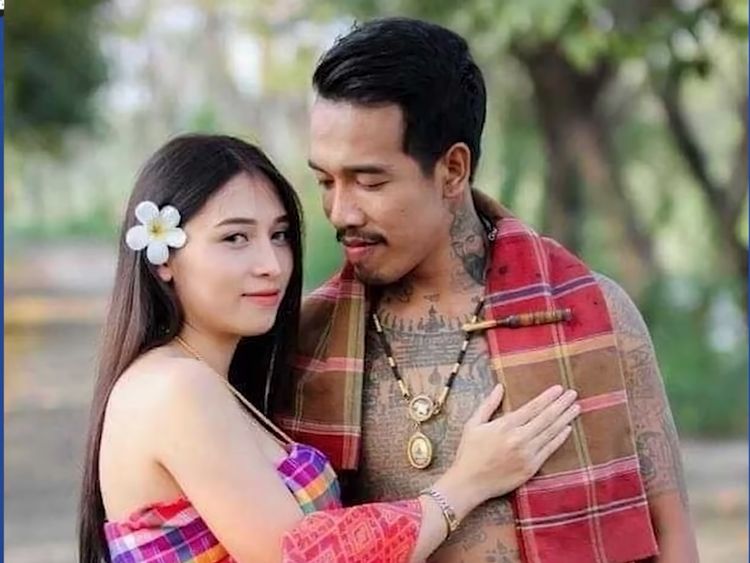 Potret Viral Pria dengan 8 Istri yang Tinggal Serumah dan Hidup Akur