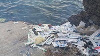 Danil berharap tidak ada lagi aksi buang limbah medis ke laut. Sebab, berbahaya bagi lingkungan, termasuk warga di sekitar pesisir. Kebetulan, di sekitar lokasi sedang menjamur jasa rapid test. Banyuwangi langsung menurunkan Satuan Polairud ke lokasi di mana sampah tersebut dibuang dan mencemari laut. Yakni di depan terminal Sritanjung, masuk kawasan pesisir Dusun Kapuran, Desa Ketapang, Kecamatan Kalipuro. 