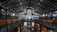 Bekas gedung bioskop itu dibangun menjadi bangunan baru dengan mengusung konsep industrial dengan 3 lantai dan 1 basement.