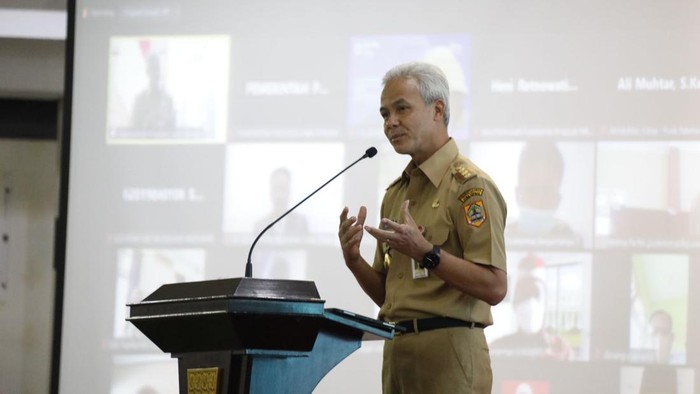 Gubernur Jawa Tengah Ganjar Pranowo memperingati Hari Kusta Sedunia di Gedung Gradhika Bhakti Praja, Semarang. Dalam kesempatan itu, dia mengatakan masih terdapat stigmatisasi terkait penyakit kusta yang dialami masyarakat.