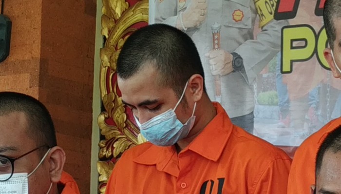 Randa Septian ditangkap di Bali (Sui-detikcom) Randa Septian ditangkap di Bali (Sui-detikcom)