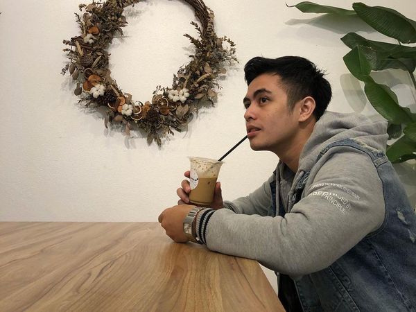 10 Foto Ini Buktikan Randa Septian Penggemar Berat Kopi