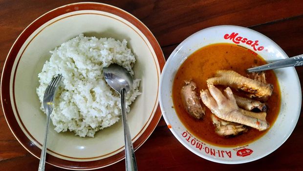 Rasakan Lodeh Ceker Bondowoso yang Rasanya Nendang