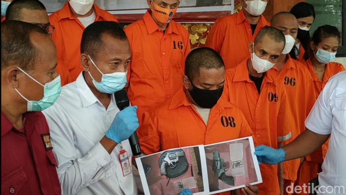 Residivis di Bali ditangkap polisi gegara koleksi senpi dan edarkan narkoba. (detikcom/Sui Suadnyana)