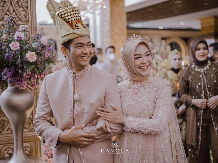 Doa untuk pengantin baru. Foto: Instagram @canolaphoto @antzcreator @hisyam.sajin Doa untuk pengantin baru. Foto: Instagram @canolaphoto @antzcreator @hisyam.sajin