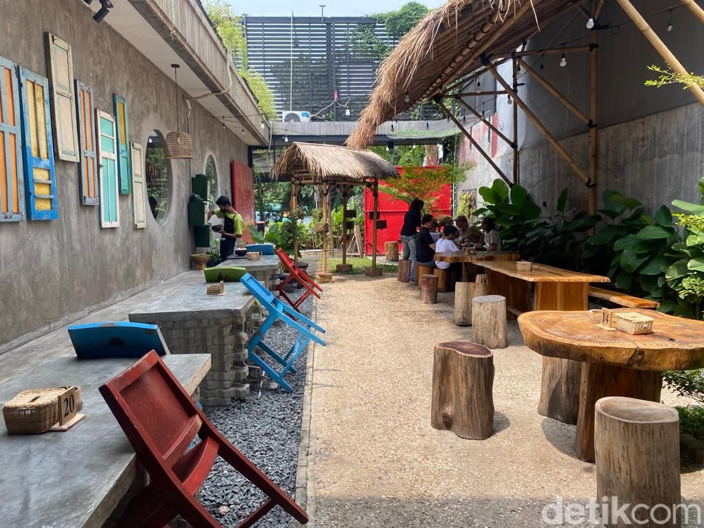 Se'i Dalam Bambu : Se'i Sapi Gurih Dibakar Dalam Bambu Selama 5 Jam
