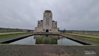 Tampak depan bangunan penuh sejarah Radio Kootwijk yang terletak di Apeldoorn, Belanda.