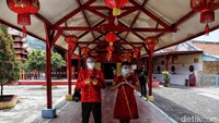 Berdasarkan buku yang ditulis Salmon dan Lombard berjudul Klenteng-klenteng dan Masyarakat Tionghoa di Jakarta, Kelenteng Da Bo Gong dibangun sekitar abad 17 lalu dan letaknya jauh di luar tembok kota Batavia saat itu. Kira-kira 4 kilometer dari tembok kota.