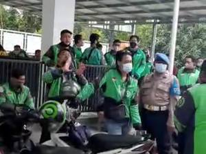 Ojol: Solidaritas, Relasi Timpang, dan Kekerasan