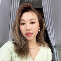 Vanya tergabung dalam grup Z-Girls yang berisi tujuh personel dari berbagai negara Asia. Kini, wanita kelahiran Yogyakarta itu lebih aktif di kanal YouTube pribadinya. Foto: dok. Instagram zhavanyameidi