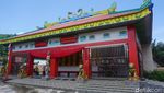 Potret Vihara di Singkawang dengan Mata Air Berkhasiat