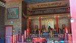 Foto Vihara Raja Batu di Singkawang, Pengikutnya dari Seluruh Dunia