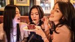 10 Potret Mewah Kulineran Siwi Widi, Termasuk Minum Kopi Dior!