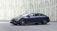 Untuk harganya, dilansir dari Motor1, Mercedes-Benz Amerika Serikat menjual EQS 450+ dengan harga mulai dari 102.301 USD atau setara dengan Rp 1,470 M. Sedangkan untuk EQS 580 4MATIC dibanderol mulai dari 119.100 USD atau setara dengan Rp 1,710 M. 