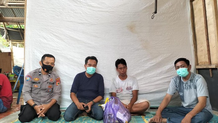 Ayah di Sinjai Sulsel membawa jasad bayinya menggunakan motor