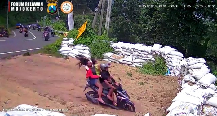 Dua Motor Rem Blong di Jalur Ekstrem Batu-Mojokerto, 5 Orang Terluka