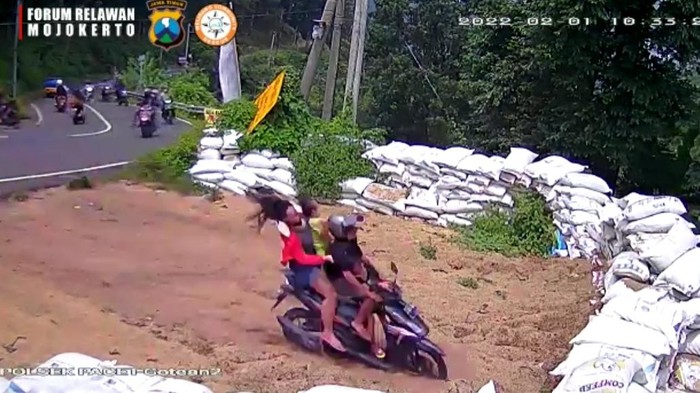 Dua Motor Rem Blong di Jalur Ekstrem Batu-Mojokerto, 5 Orang Terluka