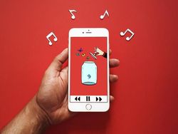 Karya Seni Ilusi Mata Bermodal iPhone dan Kertas