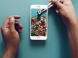 Karya Seni Ilusi Mata Bermodal iPhone dan Kertas