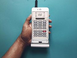 Karya Seni Ilusi Mata Bermodal iPhone dan Kertas