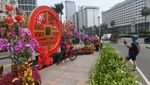Jadi Buruan Objek Foto, Ornamen Imlek di Bundaran HI Cantik Banget!