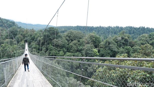 Jembatan Gantung Situgunung Sukabumi