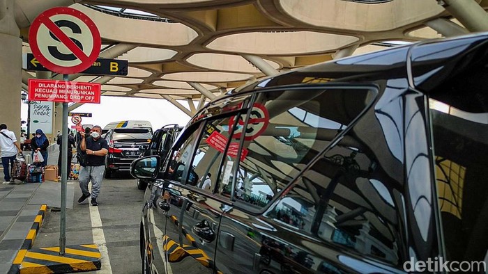 Libur Imlek 2022, Bandara YIA Dipadati Penumpang Bandara Yogyakarta International Airport (YIA) di Kulon Progo, Yogyakarta dipadati penumpang pada libur Imlek 2022. Tercatat 7.000 penumpang pulang pergi per hari ini.