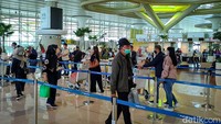 Berdasarkan data dari bandara YIA, kenaikan jumlah penumpang terlihat sejak H-2 Imlek atau pada Minggu (30/1/2021). Pada saat itu total jumlah penumpang mencapai 7.371, dengan rincian 3.397 kedatangan dan 3.974 keberangkatan.