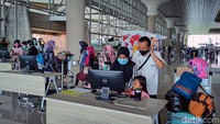 Jumlah ini tergolong naik dibandingkan hari-hari biasanya. Adapun rata-rata total jumlah penumpang di YIA saat hari biasa berkisar 3.000-4.000 orang per hari.