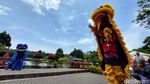 Libur Imlek, Barongsai Warna-warni Hibur Wisatawan di Lembang