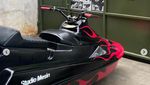 Bukan di Air, Jet Ski Ini Meluncur di Aspal