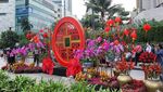 Jadi Buruan Objek Foto, Ornamen Imlek di Bundaran HI Cantik Banget!