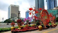 Tahun Baru Imlek yang jatuh pada, Selasa (1/2/2022) ini dirayakan oleh seluruh warga keturunan Tionghoa di seluruh dunia dengan suka cita, termasuk di Indonesia. Namun, perayaan dan tradisi perayaan Imlek dapat berbeda-beda pada setiap negara atau daerah. Foto: dok. Distamhut DKI.
