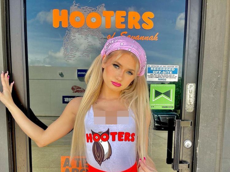 Potret Pelayan Hooters Viral, Dapat Tip Rp 7 Juta Sehari Tapi Dicibir Netizen