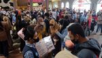 Potret Berbagai Tempat Wisata yang Ramai saat Libur Imlek