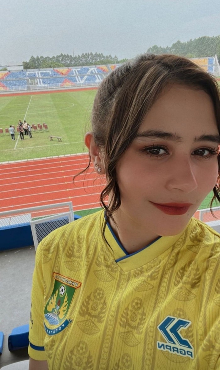 Prilly Latuconsina